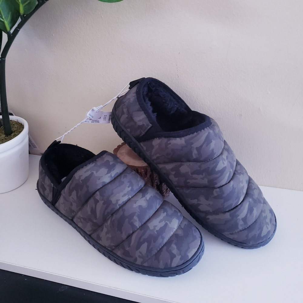 OLD NAVY BNWT Men's Camo Non Slip  Slippers W/Faux Fur Lining - L ( 10 - 11)